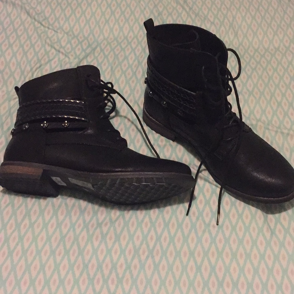 Torrid ankle boots black new with tags never worn